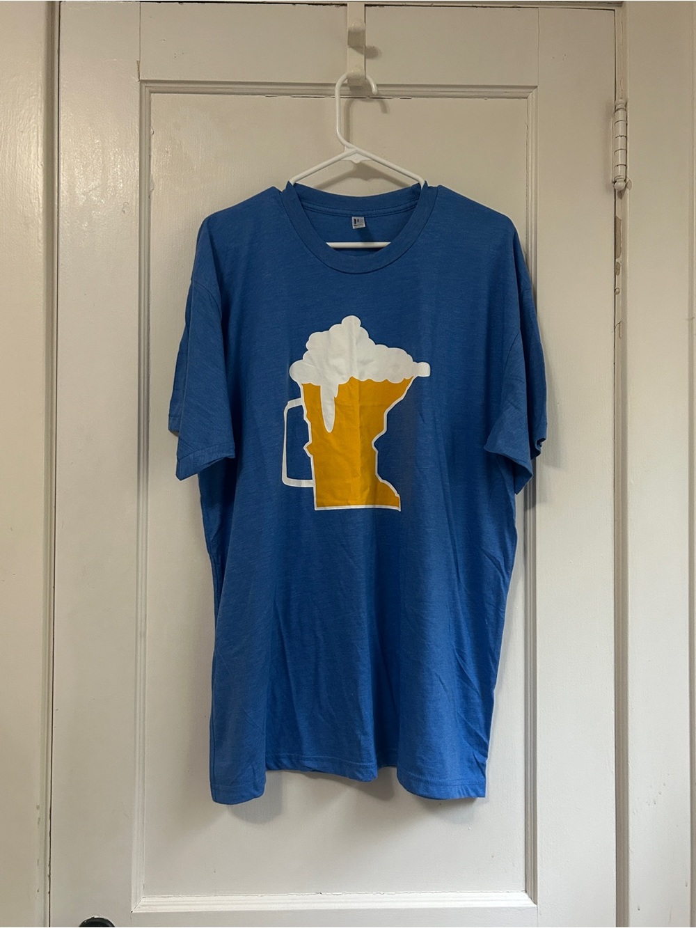 NWOT!! Men’s Blue Graphic Tee with State Beer Design - Size XL